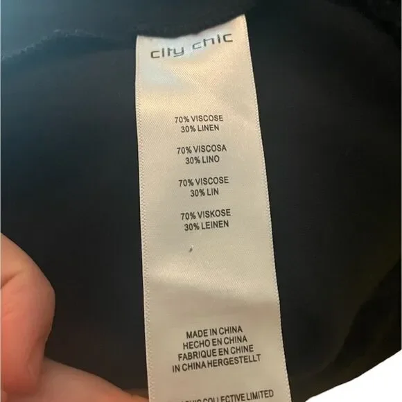 City Chic | Plus Wild Buttons Dress - Picture 8 of 10